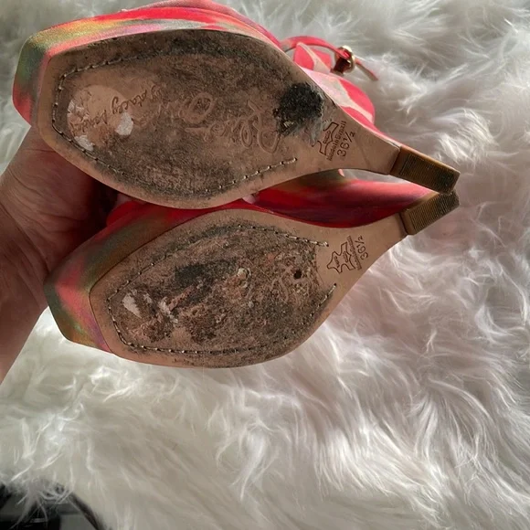 Alice and Olivia Wedges - Picture 6 of 11